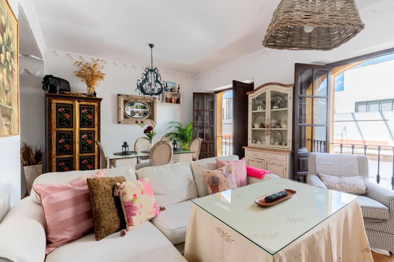 Apartamento Atico Con Encanto En Sierpes *